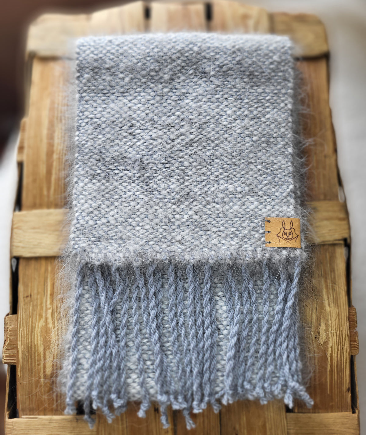 Håndvevd Huldra skjerf i Skifergrå-farger, 50 % angora og norsk ull fra Hillesvåg – Rytne Angora