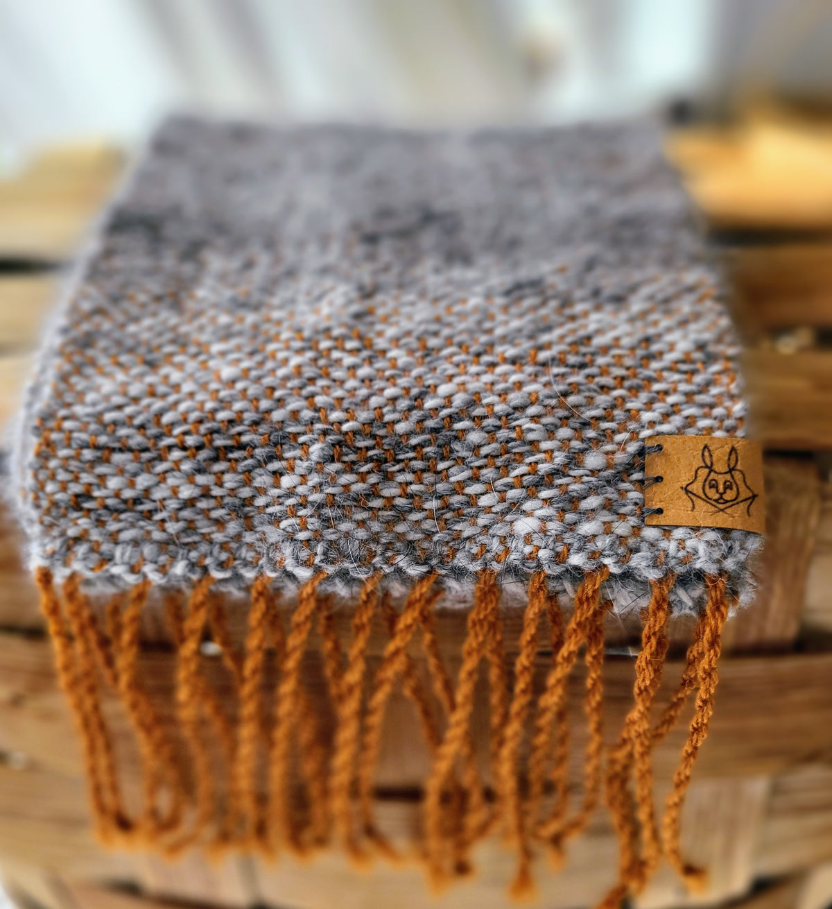 Huldra skjerf, 50 % angora, 50% kamgarn, håndspunnet og håndvevd
