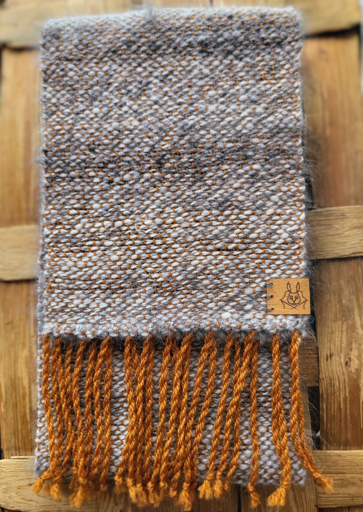 Huldra skjerf, 50 % angora, 50% kamgarn, håndspunnet og håndvevd