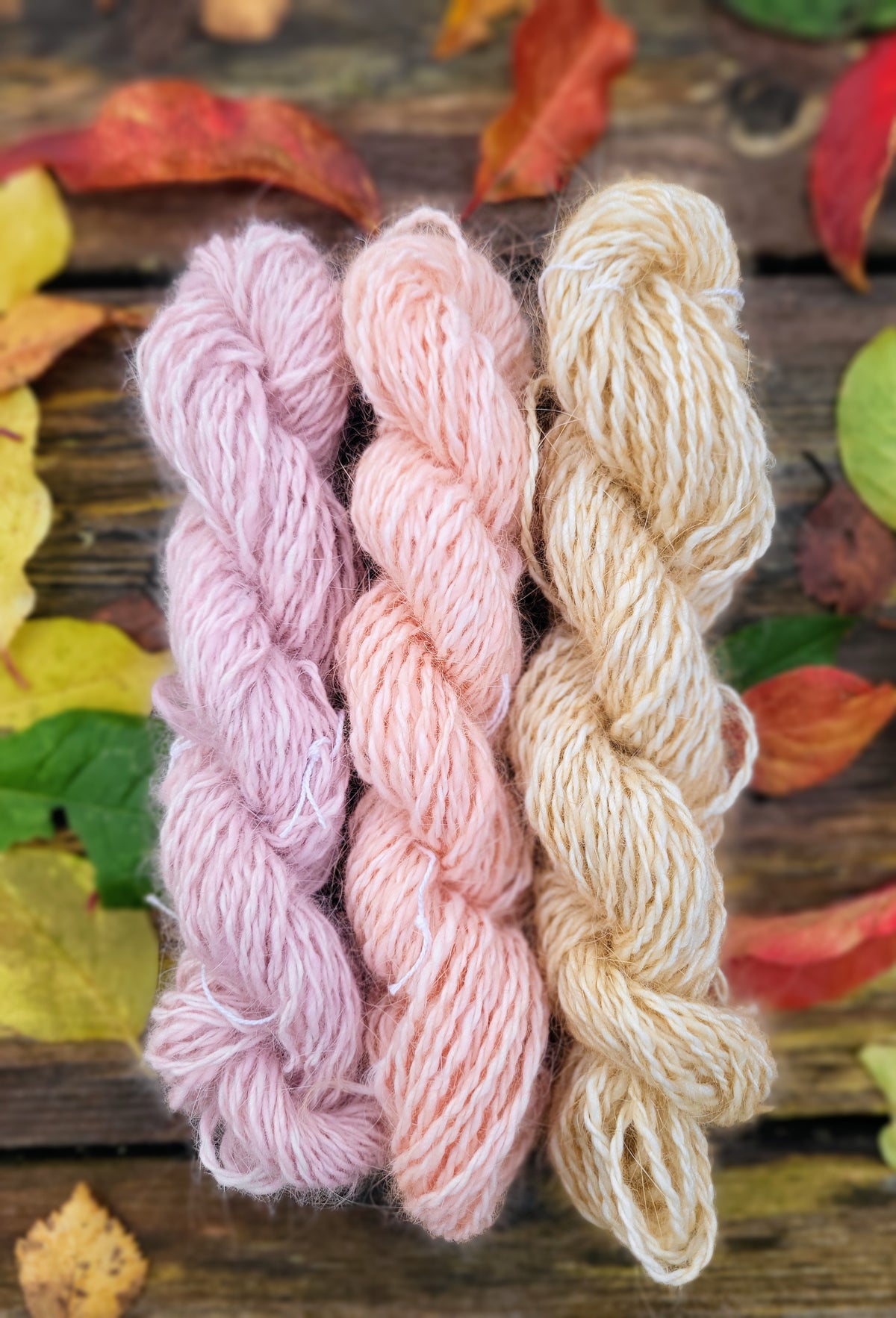 Angulla minikit – Høstpasteller | 100 % håndspunnet og håndfarget angora (3 × 20 g)