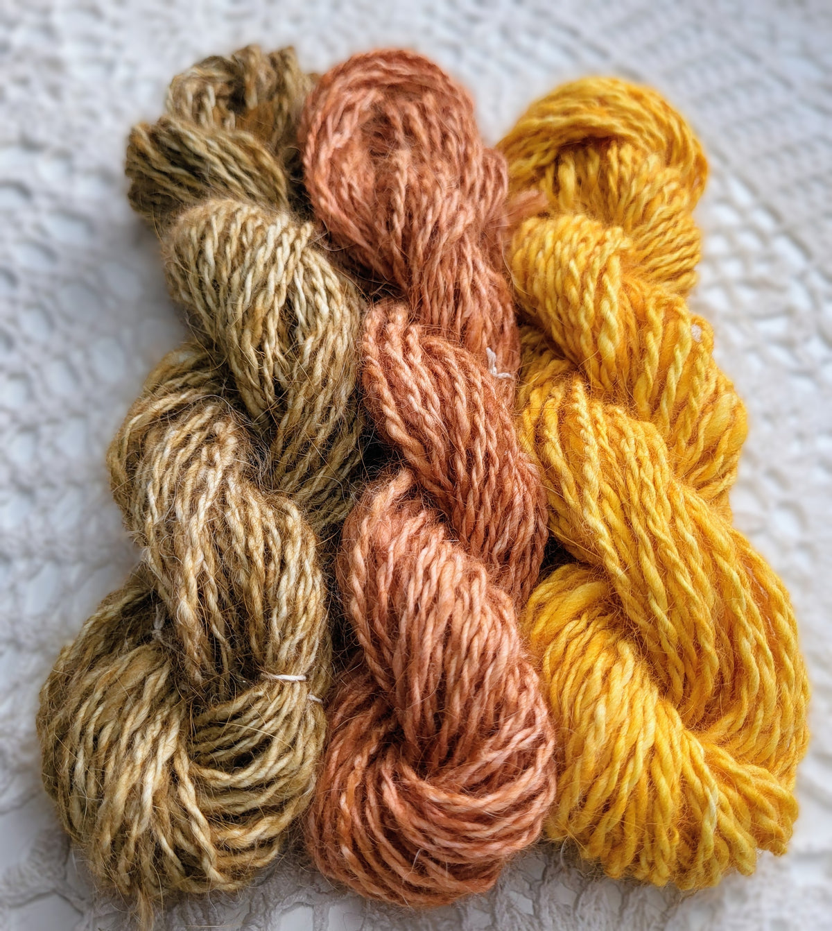 Angulla minikit – Løvfall | 100 % håndspunnet og håndfarget angora (3 × 20 g)